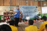 <p>Wali Kota Banjarbaru H Nadjmi Adhani didampingi Ketua Program Studi Pendidikan IPS Dr Ersis Warmansyah Abbas M Pd saat menghadiri sekalgus memberikan Materi Kepemimpinan dihadapan Mahasiswa Program Studi Pendidikan IPS yang sedang melakukan Latihan Dasar Kepemimpinan dan Pengenalan Organisasi (LDKPO),Â  di SD Alam MuhammadiyahÂ  Landasan Ulin Banjarbaru, Sabtu (27/01) dengan tema Implementasi Diri Melalui Pengembangan Jiwa Kepemimpinan yang Profesional, Progresif dan Dinamis. Dilaksanakan oleh Himpunan Mahasiswa Pendidikan IPS Fakultas Keguruan dan Ilmu Pendidikan Univesitas Lambung Mangkurat.(Foto Antaranews Kalsel/hms/F)<br></p>