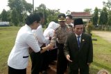 Kepala Kantor Kemenag Kapuas Hulu, Kusyairi Husman usai mengikuti upacara  peringatan Hari Amal Bhakti ke - 72 di Putussibau, Kapuas Hulu Kalimantan Barat. Foto Antaranews/Timotius