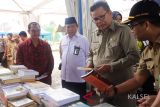 Demi mendukung Minat Baca, Pemerintah Kabupaten Balangan melaksanakan bazar buku murah bagi masyarakat yang ingin mendapatkan buku bacaan baik untuk anak usia dini hingga bacaan bagi masyarakat dewasa lainnya. 