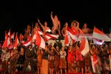 Sejumlah seniman mementaskan drama kolosal pemberontakan tentara PETA (Pembela Tanah Air) di kawasan Monumen Pemberontakan PETA, Kota Blitar, Jawa Timur, Rabu (14/2) malam. Pementasan drama kolosal bertajuk 