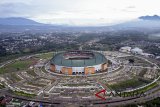 Foto aerrial Stadion Pakansari di Bogor, Jawa Barat, Selasa (20/2). Stadion tersebut menjadi salah satu venue di Jabar yang akan digunakan pada Asian Games 2018, sementara tiga stadion lainnya yaitu Stadion Patriot (Bekasi), Stadion Wibawa Mukti (Kabupaten Bekasi), dan Stadion Si Jalak Harupat (Kabupaten Bandung). ANTARA FOTO/Yulius Satria Wijaya/aww/18.