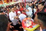 Presiden menyapa warga di posko pengungsian Lombok Utara