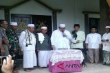 Bupati Balangan, Provinsi Kalimantan Selatan, H Ansharuddin, meresmikan berdirinya Masjid Nurul Yaqin, di Desa Hamparaya - Timbun Tulang, Kecamatan Batumandi, Jumat (30/3).