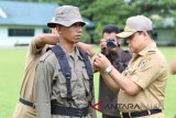 Pjs Bupati Tanah Laut Achmad Sofian membuka Diklatsar Pol PP-Damkar Tanah Laut, di Rindam Mulawarman Banjarbaru,Selasa (13/3).Foto:Antaranews Kalsel/Arianto.