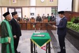 DPRD Tanah Laut Menggelar Rapat Paripurna Pengganti Antarwaktu anggota Fraksi Gerindra Abdi Rahman kepada Wardani Sabri, di Gedung DPRD setempat, Senin (19/3).Foto:Antaranews Kalsel/Arianto.