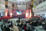 Puluhan Anak Sekolah Mengikuti Festival Biola Digelar di Atrium Lantai II Duta Mall Banjarmasin, Jumat (23/3).Foto:Antaranews Kalsel/Arianto.