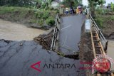Jalan trans Sulawesi di Mamuju Tengah putus