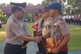 Kapolda Sulteng beri penghargaan personel berprestasi