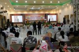 Calon Bupati Nomor Urut 2 Thomas Mopili diusung Partai Golkar turun panggung pada Debat Terbuka Antar Calon Bupati Gorontalo Utara Pemilihan Kepala Daerah 2018 yang digelar Komisi Pemilihan Umum (KPU) Kabupaten Gorontalo Utara (Foto Shanty)