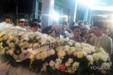 Ratusan pelayat ikuti pemakaman Probosutedjo