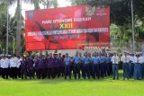 Apel penyerahkan sertifikat penghargaan pada 16 pegawai di ULP Kota Kediri di Balai Kota Kediri, Jawa Timur, Rabu (25/6). Lembaga Kebijakan Pengadaan Barang/Jasa Pemerintah (LKPP) menunjuk Bagian Pengadaan Barang dan Jasa Kota Kediri sebagai salah satu ULP percontohan yang berfungsi menjadi pusat keunggulan (Center of excellence) pengadaan barang/ jasa pemerintah. 16 pegawai itu telah ikut pelatihan selama dua tahun dan diberikan sertifikat. Antara Jatim/ Foto/ Asmaul Chusna/zk/18