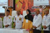 Para Cabup-Cawabup Gorontalo Utara usai menandatangani Pakta Integritas Pelayanan Publik (Foto; Shanty)