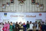 South Solok Encourages Women To Preserve Traditional Clothing