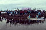 PT Mamuang tanam mangrove di pantai Pasangkayu