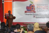 Kepala Badan Standardisasi Nasional (BSN) Bambang Prasetya menyampaikan sambutan di sela acara peluncuran Bulan Mutu Nasional (BMN) dan Indonesia Quality Expo (IQE) 2018 di Surabaya, Jawa Timur, Jumat (20/4). BMN dan IQE 2018 yang akan digelar pada 25-28 Oktober 2018 tersebut diharapkan dapat meningkatkan kualitas dan mutu produk-produk daerah sehingga berdaya saing global. Antara Jatim/Moch Asim/zk/18