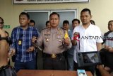 Buronan tewas usai baku tembak dengan Polisi