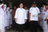 Menteri Koordinator Bidang Pembangunan Manusia dan Kebudayaan, Puan Maharani (kiri) didampingi Menteri Pendidikan dan Kebudayaan, Muhadjir Effendy (kanan) menghadiri pembukaan Gala Siswa Indonesia di Lapangan Asifa, Malang, Jawa Timur, Sabtu (12/5). Turnamen sepakbola tingkat SMP yang merupakan kerjasama Kemendikbud dan PSSI tersebut diadakan untuk mencari bibit pemain sepakbola sehingga diharapkan mampu mendongkrak prestasi Timnas di masa mendatang. Antara Jatim/Ari Bowo Sucipto/mas/18.