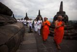 Doa pagi Waisak di Borobudur