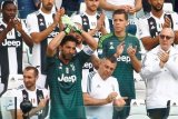 Buffon teteskan air mata perpisahan dengan Juventus
