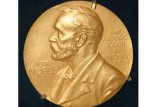 Pemenang Nobel terima penghargaan dari rumah
