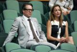 Hugh Grant akhirnya menikah dengan Ana Eberstein