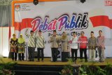 Sekretaris Daerah Kota Kediri Budwi Sunu menghadiri acara debat publik menghadapi Pemilihan Kepala Daerah (Pilkada) 2018 yang serentak digelar 27 Juni. Pemkot meminta warga ikut menyukseskan pilkada dengan hadir di tempat pemungutan suara (TPS). Antara Jatim/ Foto/ Asmaul Chusna/zk/18