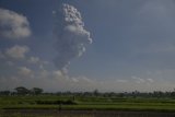 Warga lereng Merapi mendengar suara gemuruh cukup keras