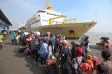 Arus balik di Tanjung Perak