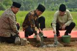 Peletakan batu pertama UIII