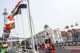 Bendera peserta Asian Games di Kota Tua