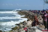 Evakuasi perahu tenggelam