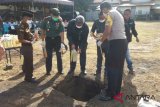 Polisi musnahkan ratusan botol minuman keras