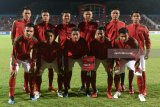 Tim Indonesia U-16 ketika melawan tim Filipina U-16 dalam laga penyisihan grup A Piala AFF U-16 di Gelora Delta Sidoarjo, Sidoarjo, Jawa Timur, Minggu (29/7). Indonesia menang atas Filipina dengan skor 8-0. Antara Jatim/Zabur Karuru/18