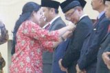 Bupati Agam terima penghargaan satya lencana pembangunan KKB-PK 2018