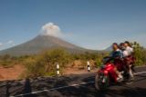 Gunung Agung masih siaga