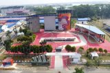 Foto aerial arena Panjat Tebing di kawasan Jakabaring Sport City (JSC) Palembang, Sumatera Selatan, Jumat (27/7). Renovasi arena tersebut saat ini telah rampung dan siap digunakan untuk Asian Games 2018. ANTARA FOTO/Nova Wahyudi/wsj/18.