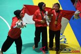 Medali Emas Pencak Silat Seni Beregu Putri Indonesia