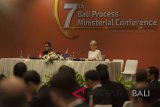 Menteri Luar Negeri Retno Marsudi (kiri) bersama Menteri Luar Negeri Australia Julie Bishop (kanan) memimpin Konferensi ke-7 Tingkat Menteri 