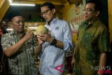 Sandiaga Uno Kunjungi Pasar Caringin