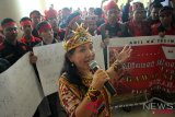 Dayak Tuntut Sutopo BNPB