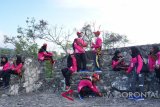 Sejumlah Siswa Mengenal Nusantara (SMN) asal Lampung mengunjungi obyek wisata sejarah Benteng Otanaha di Kota Gorontalo. (Foto Adiwinata)