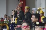 Presiden Joko Widodo (kedua kiri) bersama Wakil Presiden Jusuf Kalla (kedua kanan) mengikuti Upacara Peringatan Detik-detik Proklamasi Kemerdekaan ke-73 di Istana Merdeka, Jakarta, Jumat (17/8/2018). HUT ke-73 RI mengambil tema Kerja Kita Prestasi Bangsa. (ANTARA FOTO/Hafidz Mubarak A/wdy/2018)