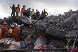 Pencarian Korban Gempa Lombok