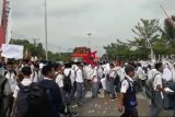 Ribuan pelajar unjuk rasa blokade Jalinsum