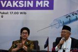 Ketua Umum MUI Maruf Amin (kanan) dan Menteri Kesehatan Nila F Moeloek menjadi narasumber dalam Forum Merdeka Barat 9 di kantor Kementerian Kominfo, Jakarta, Selasa (18/9/2018 ). Diskusi tersebut mengangkat tema Jalan Panjang Fatwa MUI Vaksin Measles Rubella (MR). ANTARA FOTO/Sigid Kurniawan/ama