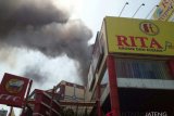 Rita Supermall Tegal terbakar