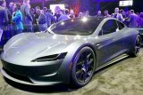 Produksi Tesla Roadster ditunda, ini alasannya