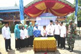 Bupati Tanah Laut H Sukamta Mencanangkan Desa Pandahan, Kecamatan Bati-Bati Sebagai Kampung KB, Rabu (10/10).Foto:Antaranews Kalsel/Arianto.