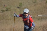 Peserta mengikuti lomba lari 'Ijen Trail Running' di kawasan Gunung Ijen,  Kecamatan Ijen, Bondowoso, Jawa Timur, Minggu (30/9). Ratusan peserta dari 23 negara mengikuti lari lintas alam Ijen Trail Running untuk memperkenalkan destinasi wisata agar memberikan dampak ekonomi bagi masyarakatÂ Bondowoso. Antara Jatim/Seno/mas/18.