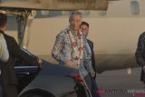     Perdana Menteri Singapura Lee Hsien Long tiba di Bandara Internasional I Gusti Ngurah Rai, Bali, Rabu (10/10/2018). Perdana Menteri Singapura Lee Hsien Long dijadwalkan akan menghadiri ASEAN Leaders Gathering yang diselenggarakan di sela-sela rangkaian Pertemuan Tahunan IMF - World Bank Group 2018. ANTARA FOTO/ICom/AM IMF-WBG/Fikri Yusuf/ama